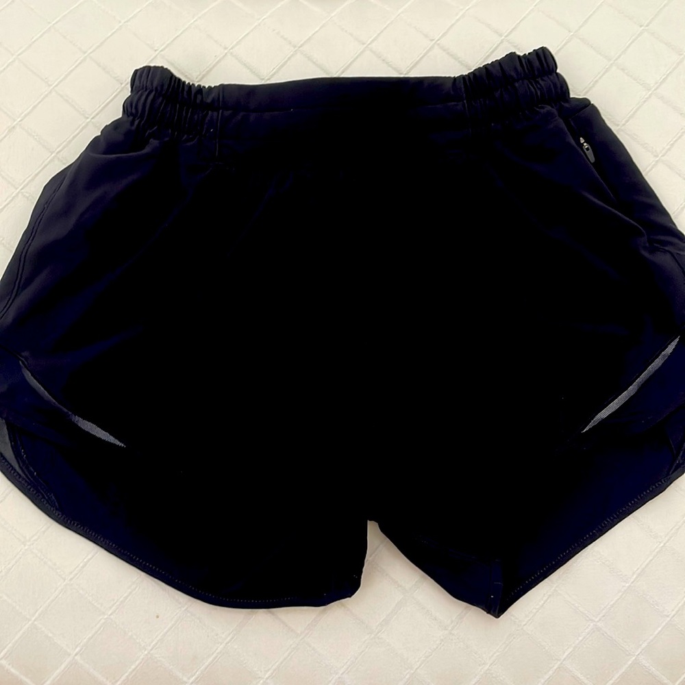 Lululemon Hotty Hot Low Rise Short Size 4